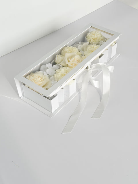 Luxury MOM Flower & Gift Box with Hollowed-Out Design