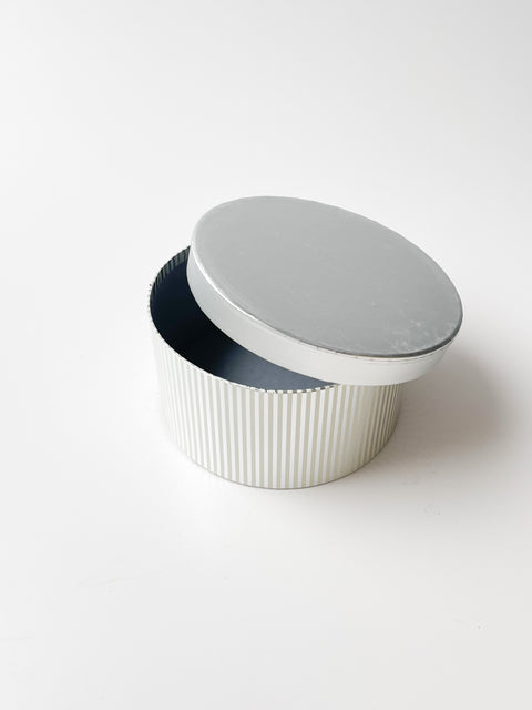 Round Planter Flower Box With Vertical Lines